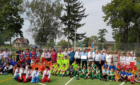 У Негівцях  за підтримки USAID збудовано мультифункціональний спортивний майданчик