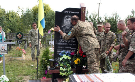 У Мені вшанували пам'ять загиблого в АТО Олександра Шумейка