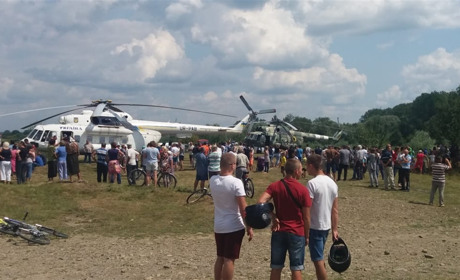 Біля моста між Пійлом і Довге-Калуським з хвилини на хвилину очікують Зеленського
