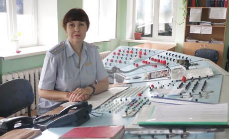 Ольга Триполка контролирует все передвижения по станции Попасная