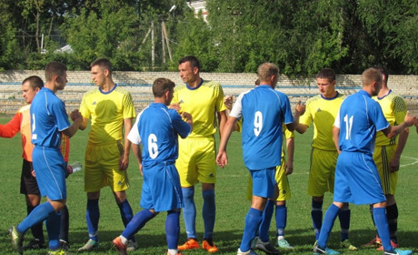 Троїчани і біловодчани зіграли на футбольному полі нарівно