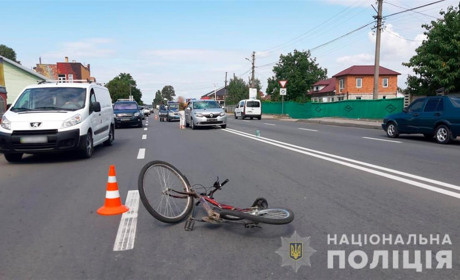 У Мамаївцях під колеса авто потрапив 13-річний велосипедист. Хлопець у лікарні