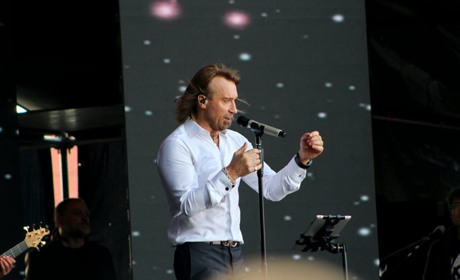 Концерти під час парламентських виборів. Тисячі старокостянтинівців зустрічали зірок на площах міста