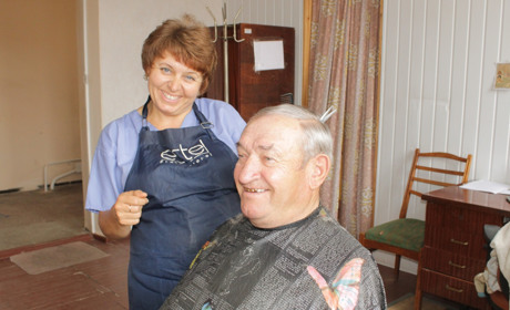 Перукар Ірина Семенюта: «Господь наділив мене даром, щоб я стригла даром»