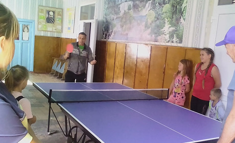 Новоолександрівці грають у більярд та теніс на нових столах