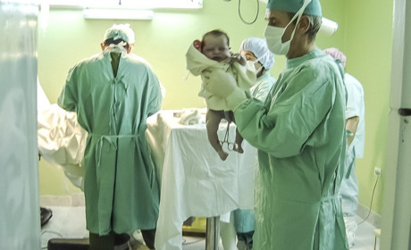 Близько 9 тисяч гривень коштуватимуть пологи в Україні. Хто за них платитиме