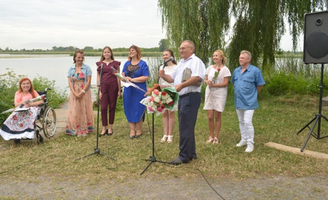 Поетичні читання на галявині: замок князів Острозьких приймав  гостей