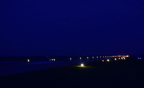 Старокостянтинівські авіатори першими в Україні будуть використовувати світлосигнальне обладнання