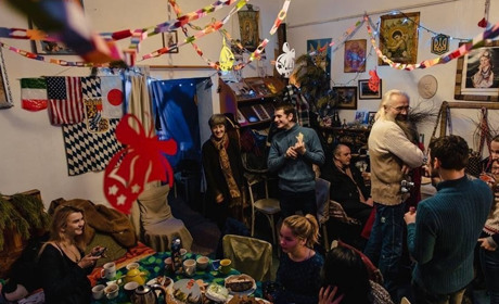 Союзянки та актори ЛюбАрту ремонтують союзівку. Просять меценатів допомогти коштами і матеріалами