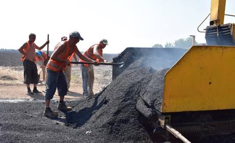 Агротовариство “Промінь-21” інвестувало в ремонт дороги у Верхніх Торгаях 3 мільйона гривень
