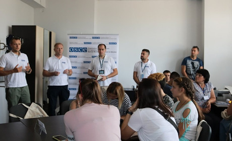 Представники ОБСЄ зустрілися з мешканцями прифронтової Мар'їнки