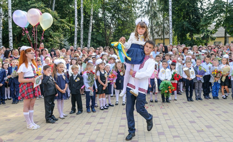 У школах Менщини перший дзвоник пролунає у неділю