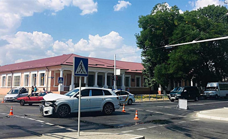 Субботняя авария на центральном проспекте Измаила: обошлось без жертв