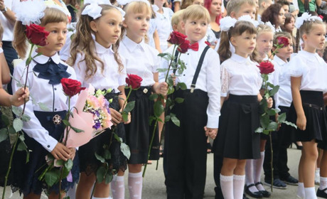 Оригінальна  ідея: як замінити квіти до першого дзвоника на корисну  покупку