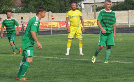 Троїцькі спортсмени взяли участь у товариській зустрічі ветеранів футболу 