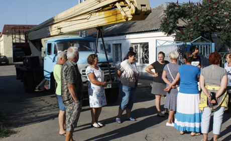 У Переяславі жителі вулиці Солонці блокували виїзд автомобілів комунальників