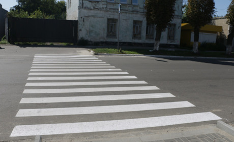 В Попасной нанесли дорожную разметку на главных улицах города