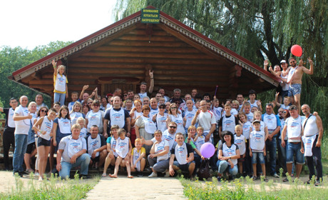 Як на волноваських підприємствах "Донбаскераміка" та "Кальдеріс" влаштували сімейний пікнік