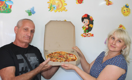 Оксана Терегеря разом з чоловіком Олександром відкрили першу піцерію в Троїцькому