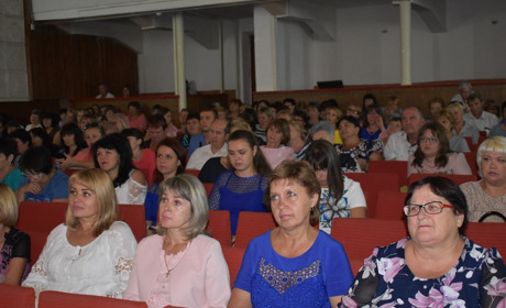 У Нижніх Сірогозах пройшла районна серпнева конференція освітян (фото)