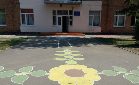 «Класики», компас, лабіринт, «броділки» -  так учні ліцею розважатимуться на перервах