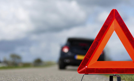 На трасі біля Добропілля знайшли автівку  з мертвою пасажиркою