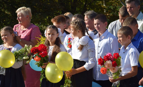 Новий навчальний рік розпочався для півтори тисячі троїцьких учнів 