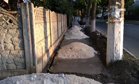 Чи можна класти тротуарну плитку на асфальт? Запитання від читача