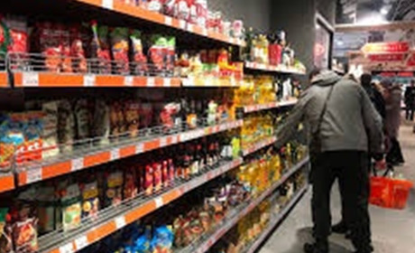 Хліб за 7 гривень, гречка за 26: порівняння цін на продукти у Донецьку та Мар'їнці