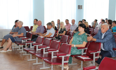 Позачергова сесія Барської міської ради не відбулася. Мер повернувся у намет 