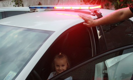 Фармацевти та полісмени — вихованців дитсадка вчать професіям їх батьків