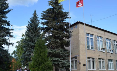 Зі складу виконкому вивели трьох осіб. Замінять їх пізніше