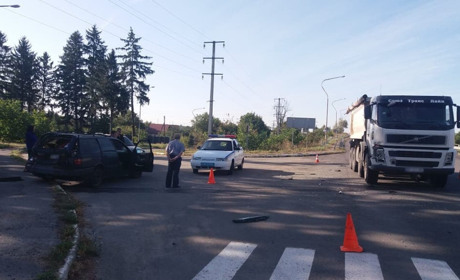 ДТП біля Старокостянтинівського мосту: не розминулися дві автівки