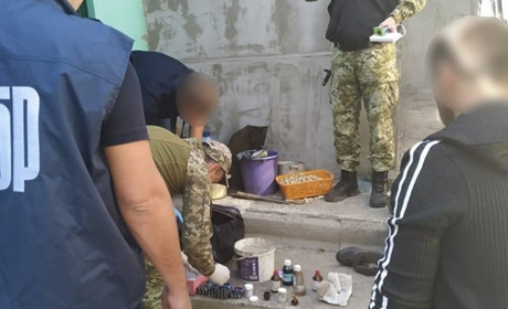 В Добропіллі викрили групу наркоторговців, до якої входив місцевий рятувальник