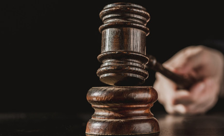 Відвідувачі суду можуть отримати безоплатну правову допомогу