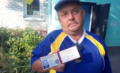 Ідеальний донор. Менянин Борис Дубина за 20 років здав 50 літрів крові