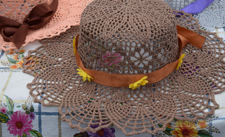 В її капелюшках троїчани провели літо