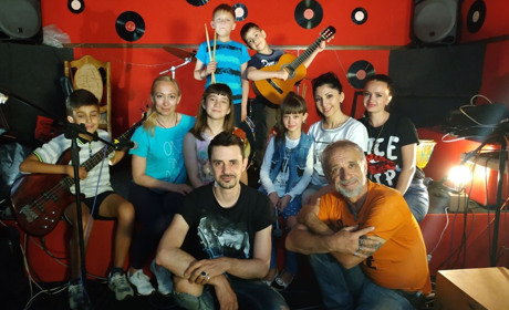 Торецкие дети снялись в фильме Desperados. Рассказываем, о чем фильм и кто в нем сыграл