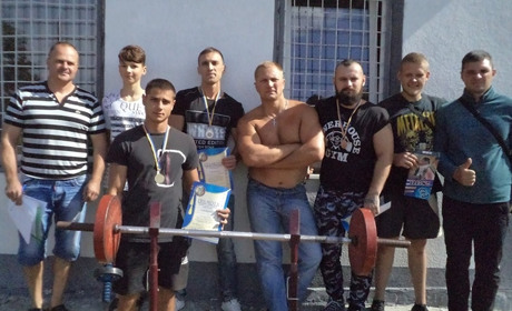 Змагалися білопільські штангісти