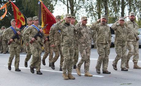 Із квітами та відкриттям стели: як пройшла зустріч тридцятки