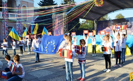 «Свято борщу», ярмарки та рок-фестиваль: як в Первомайську відзначать 343-річницю заснування міста