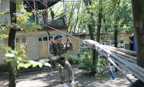 Як старшокласники Курахового готувалися до служби в армії (відео)