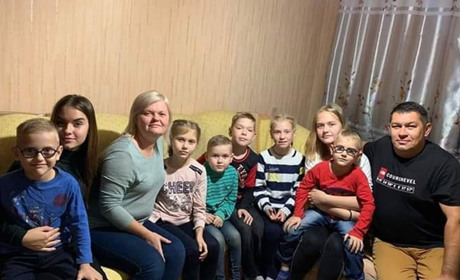 Багатодітна сім'я переселенців шукає квартиру