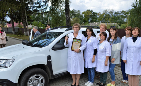 Брусницька амбулаторія отримала новий службовий автомобіль