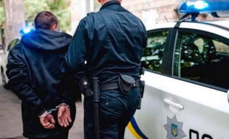 Калуські поліцейські   затримали підозрюваних у пограбуванні франківця
