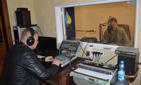 У Сватовому вже є своє FM-радіо: на якій хвилі його можна почути і що пропонують слухати сватівчанам
