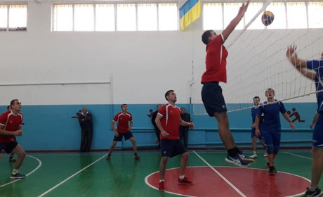 Троїцька чоловіча збірна з волейболу посіла друге місце в змаганні з відбору на "Сільські ігри"