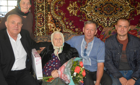 Віра Торяник із Малої Обухівки відзначила 106 осінь