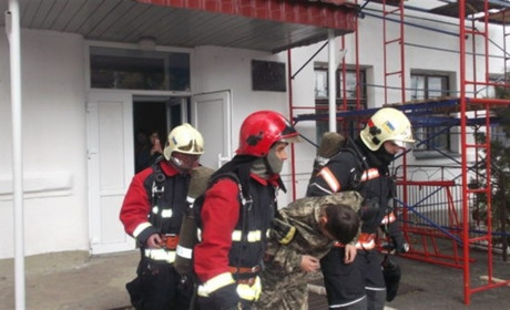 У Володимирці пожежники разом з медиками та поліцією гасили уявну пожежу у міській школі