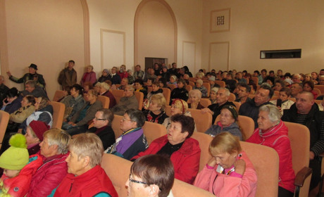 В Попасной прошли общественные слушания по поводу намерения водоканала повысить тарифы: видео